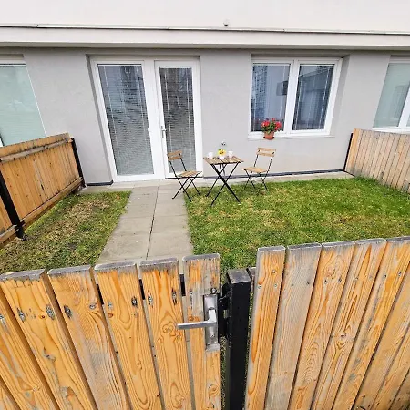 Private Garden 2br For Business & Leisure, Free Parking & Gym, By Live-inn 2 Apartment *