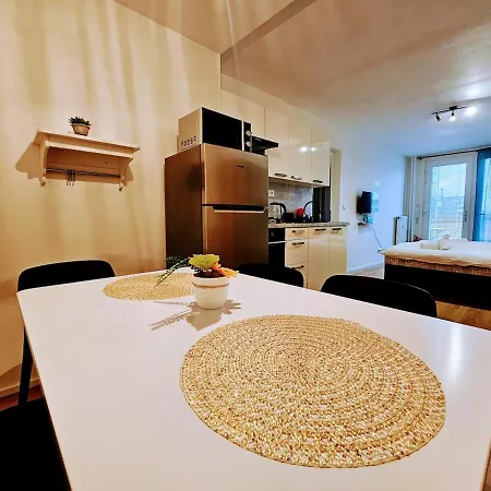 Private Garden 2br For Business & Leisure, Free Parking & Gym, By Live-inn 2 Apartment *