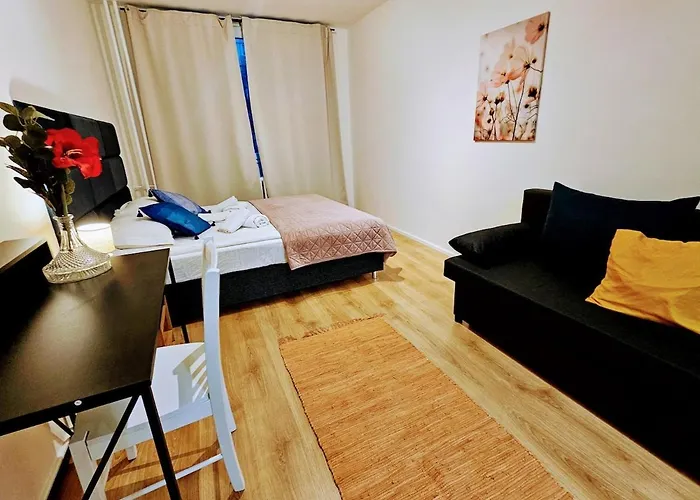 Private Garden 2br For Business & Leisure, Free Parking & Gym, By Live-inn 2 Prague