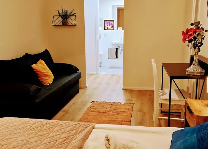 Private Garden 2br For Business & Leisure, Free Parking & Gym, By Live-inn 2 Apartment