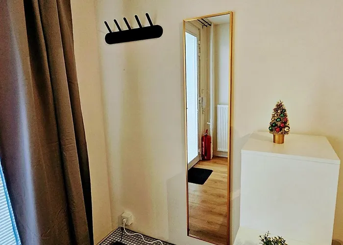 Private Garden 2br For Business & Leisure, Free Parking & Gym, By Live-inn 2 Prague