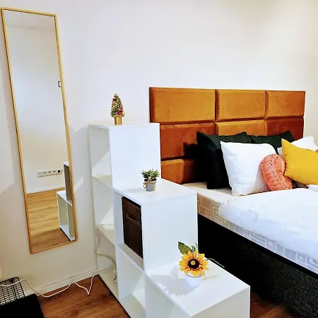 Private Garden 2br For Business & Leisure, Free Parking & Gym, By Live-inn 2 Prag